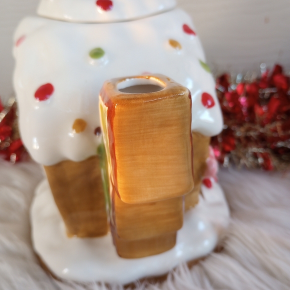 Blue Sky 2021 Christmas Gingerbread Candy House Teapot - Picture 7 of 14